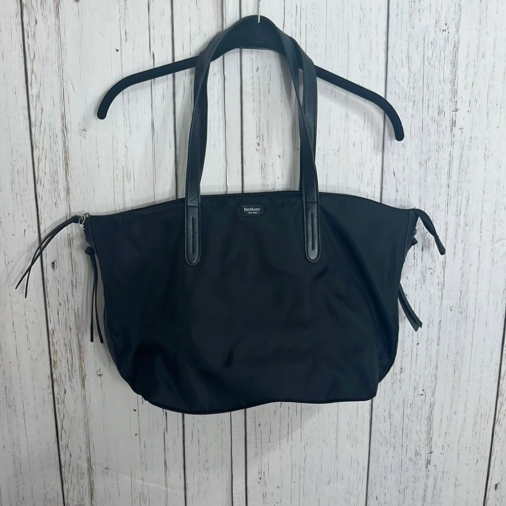 Botkier bond black tote bag zipper top vinyl outer - Picture 2 of 13